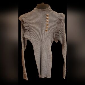 Nwot stretchy grey long sleeves with buttons size M